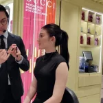 Tips menggunakan lipstik warna merah dan padanan makeup-nya.