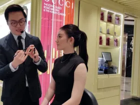 Tips menggunakan lipstik warna merah dan padanan makeup-nya.